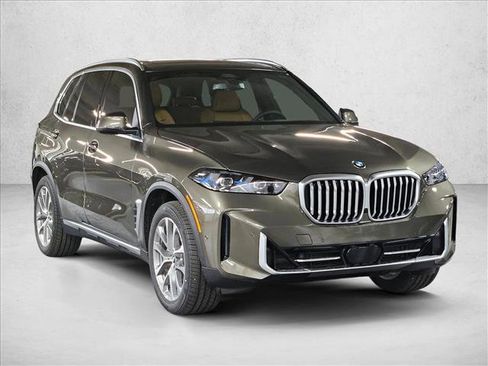 New 2026 BMW X5 xDrive40i w/ Parking Assistance Package image 3