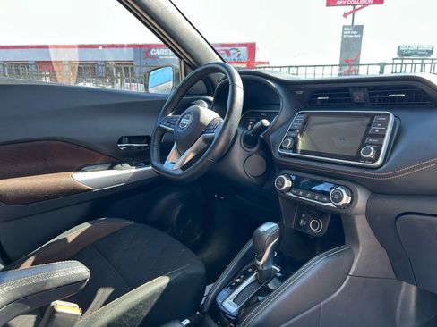 Used 2020 Nissan Kicks SR FWD image 14