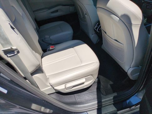 Used 2024 Kia Sorento EX w/ Panoramic Sunroof Package FWD image 31