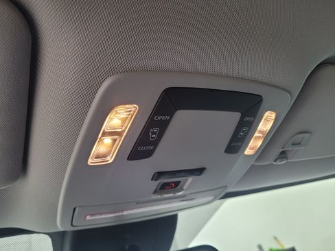 Used 2022 Toyota Sienna LE FWD image 28