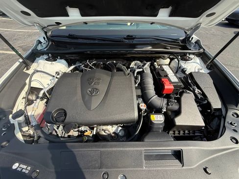 Used 2022 Toyota Avalon XLE w/ Moonroof Package image 12