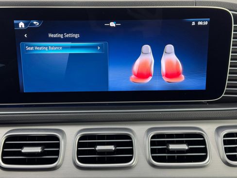 Used 2024 Mercedes-Benz GLS 450 4MATIC image 30