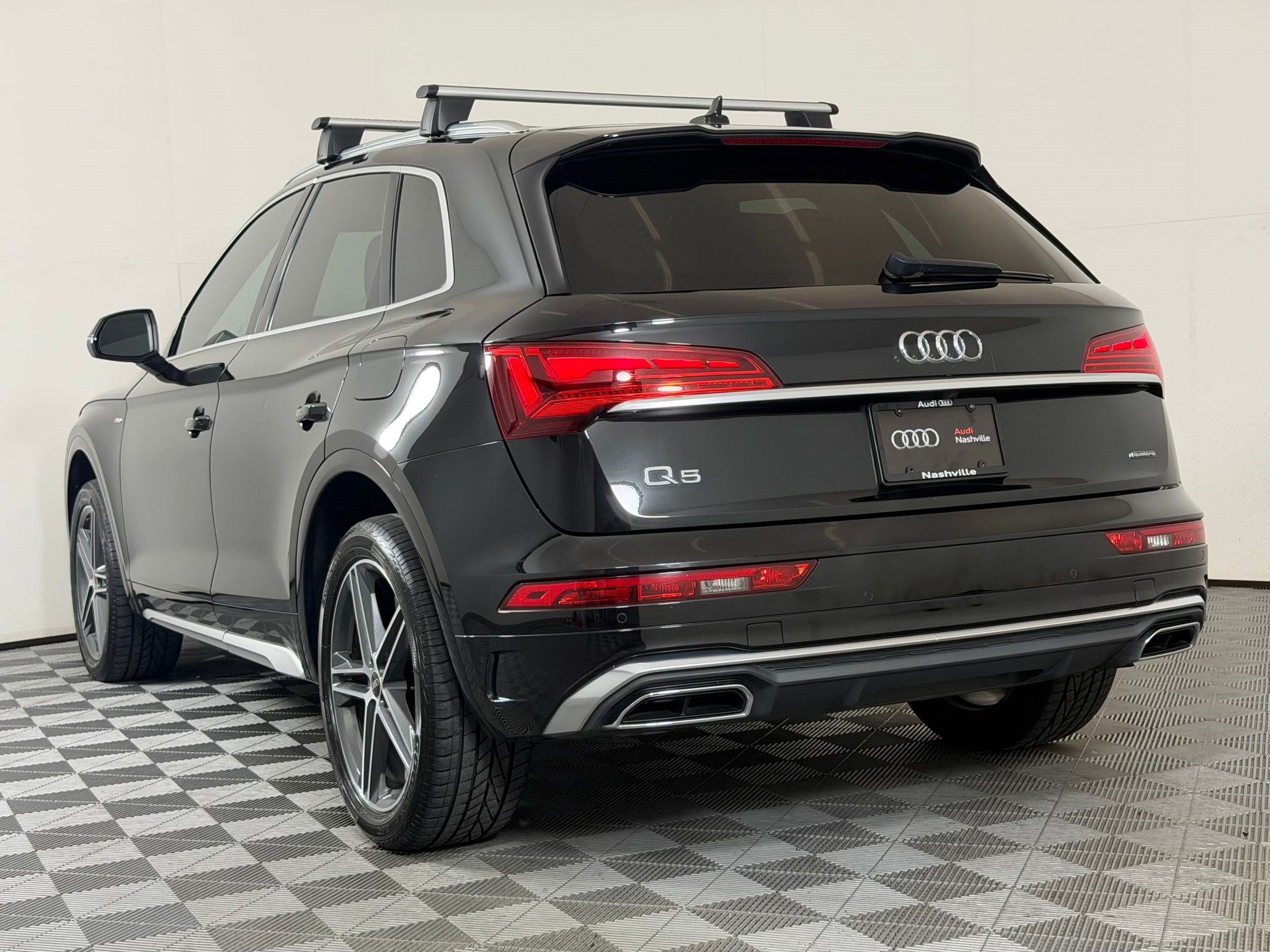 Used 2021 Audi Q5 e Premium Plus w/ Premium Plus Package AWD/4WD image 3