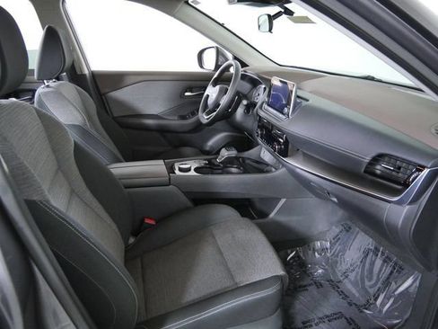 Used 2022 Nissan Rogue SV AWD/4WD image 12