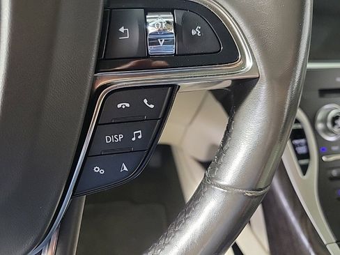 Used 2019 Lincoln Nautilus Reserve image 23
