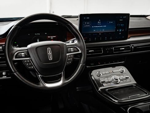 Used 2022 Lincoln Nautilus Reserve w/ Equipment Group 201A image 4