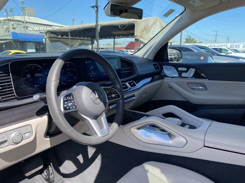 Used 2020 Mercedes-Benz GLS 450 4MATIC image 19