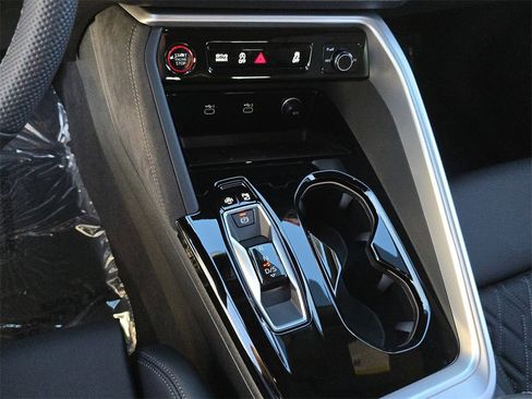 New 2025 Audi SQ5 Prestige image 28