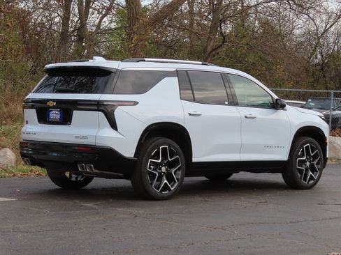 New 2026 Chevrolet Traverse High Country w/ LPO, Floor Liner Package image 3