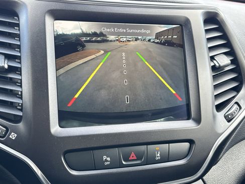 Used 2022 Jeep Cherokee Trailhawk w/ Sun, Sound & Nav Group image 19