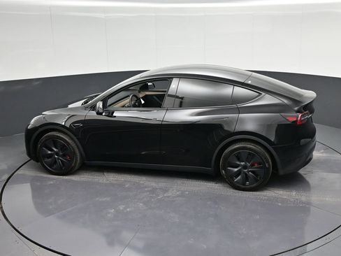 Used 2024 Tesla Model Y Long Range image 34