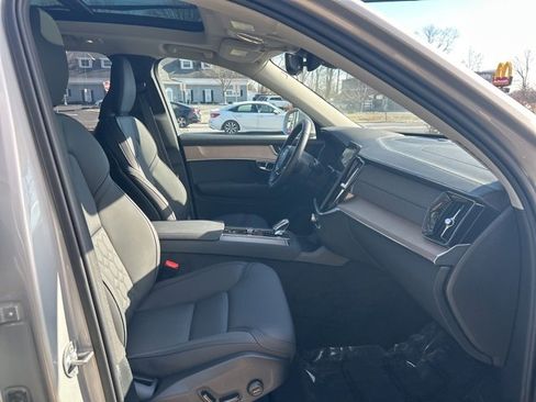 Certified 2025 Volvo XC90 B6 Plus image 15