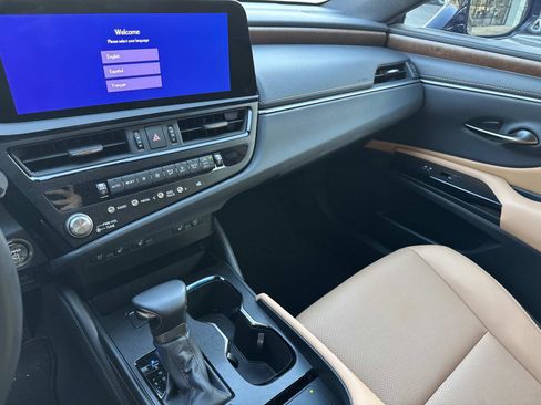 Used 2025 Lexus ES 300h w/ Premium Package image 24