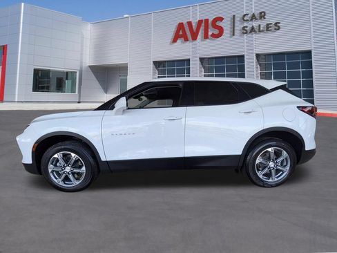 Used 2025 Chevrolet Blazer LT FWD image 11