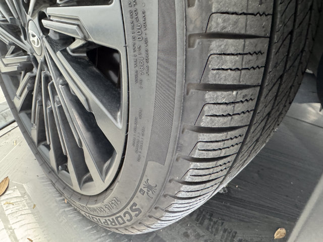 Used 2025 Hyundai Santa Fe Calligraphy FWD image 12