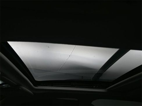 Used 2018 Subaru Forester 2.5i Premium w/ All-Weather Package image 21