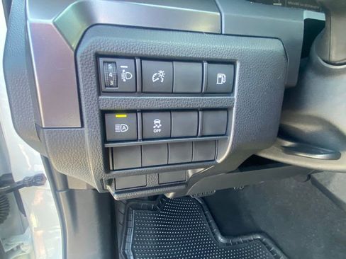 Used 2025 Toyota 4Runner SR5 AWD/4WD image 12