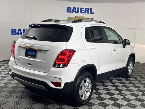 Used 2022 Chevrolet Trax LT w/ LT Convenience Package AWD/4WD image 5