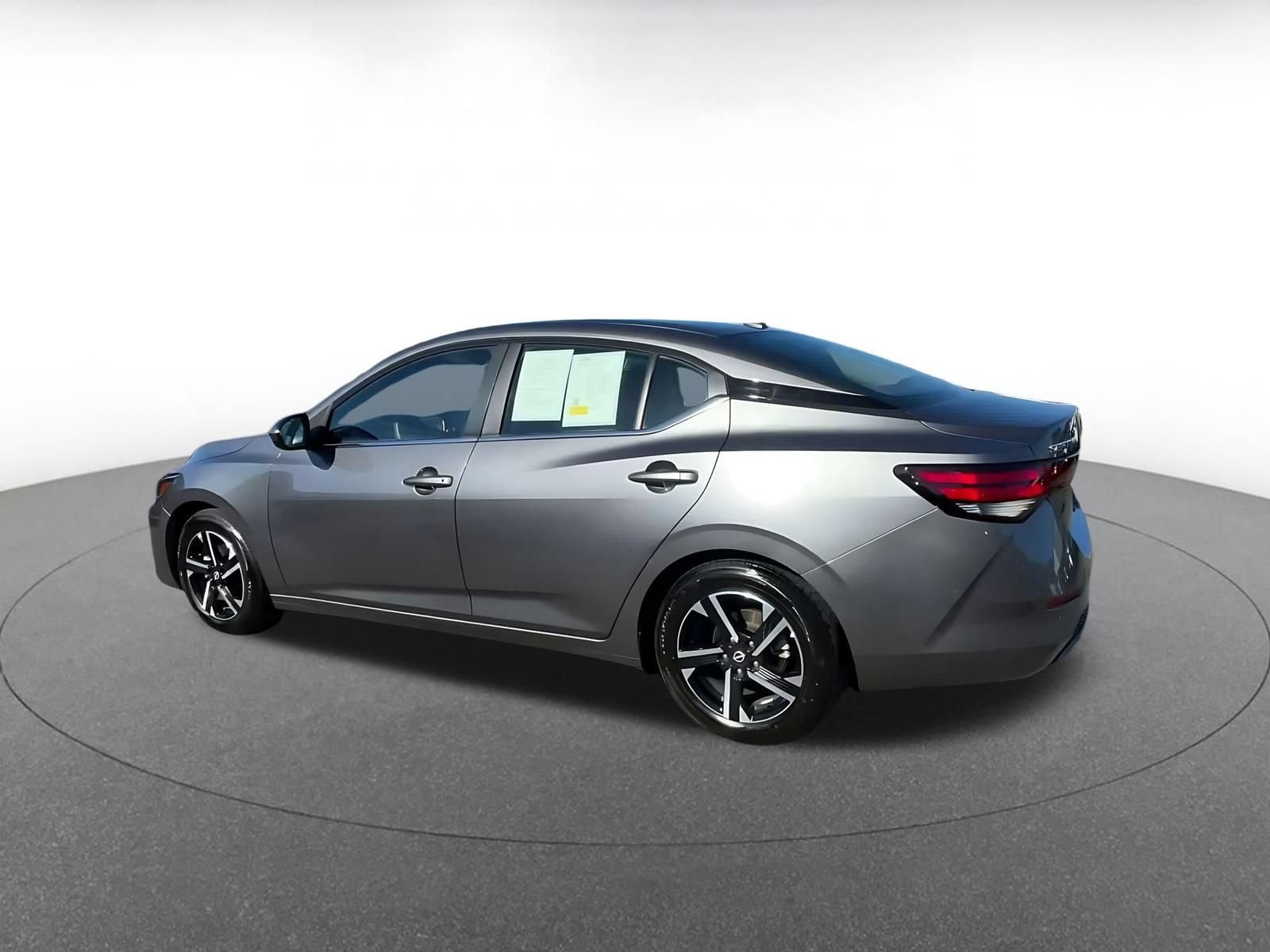 Used 2025 Nissan Sentra SV FWD image 9