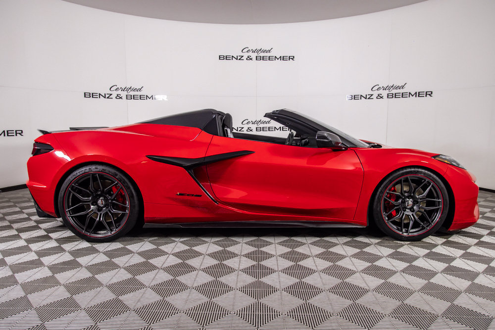 Used 2024 Chevrolet Corvette Z06 w/ Stealth Interior Trim Package RWD image 4