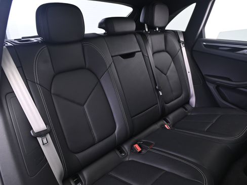 Certified 2023 Porsche Macan Turbo AWD/4WD image 19