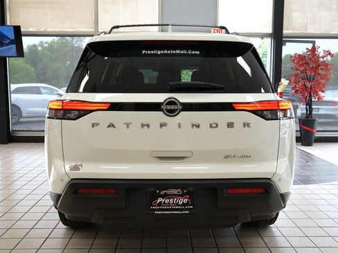 Used 2022 Nissan Pathfinder SV AWD/4WD image 14
