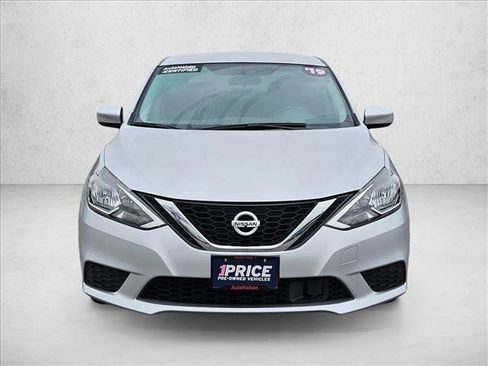 Used 2019 Nissan Sentra SV image 2