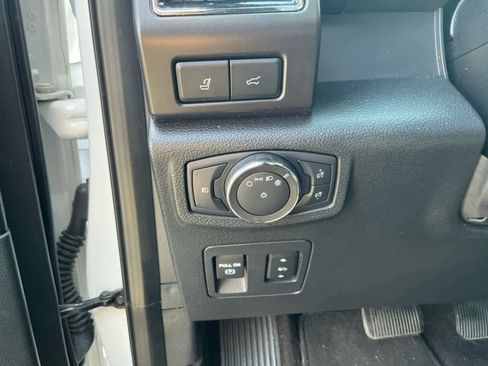 Used 2020 Ford Expedition Limited image 18