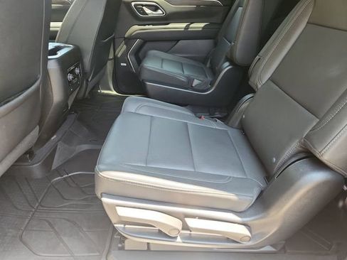 Used 2023 Chevrolet Suburban LT w/ LT Signature Plus Package RWD image 26