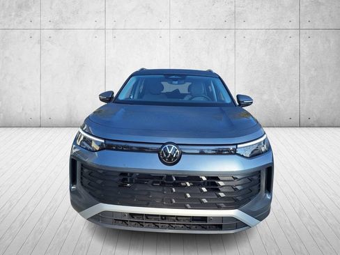Used 2026 Volkswagen Tiguan SE FWD image 8