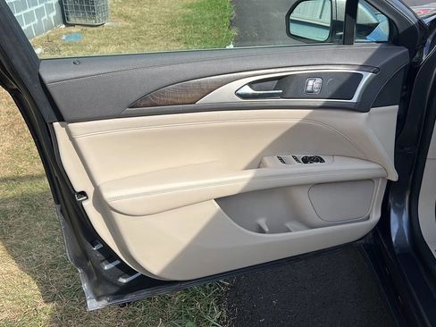 Used 2017 Lincoln MKZ Select w/ Select Plus Package image 10