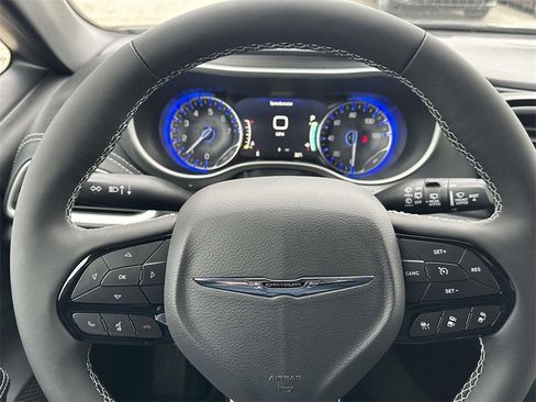 New 2026 Chrysler Pacifica Select image 14