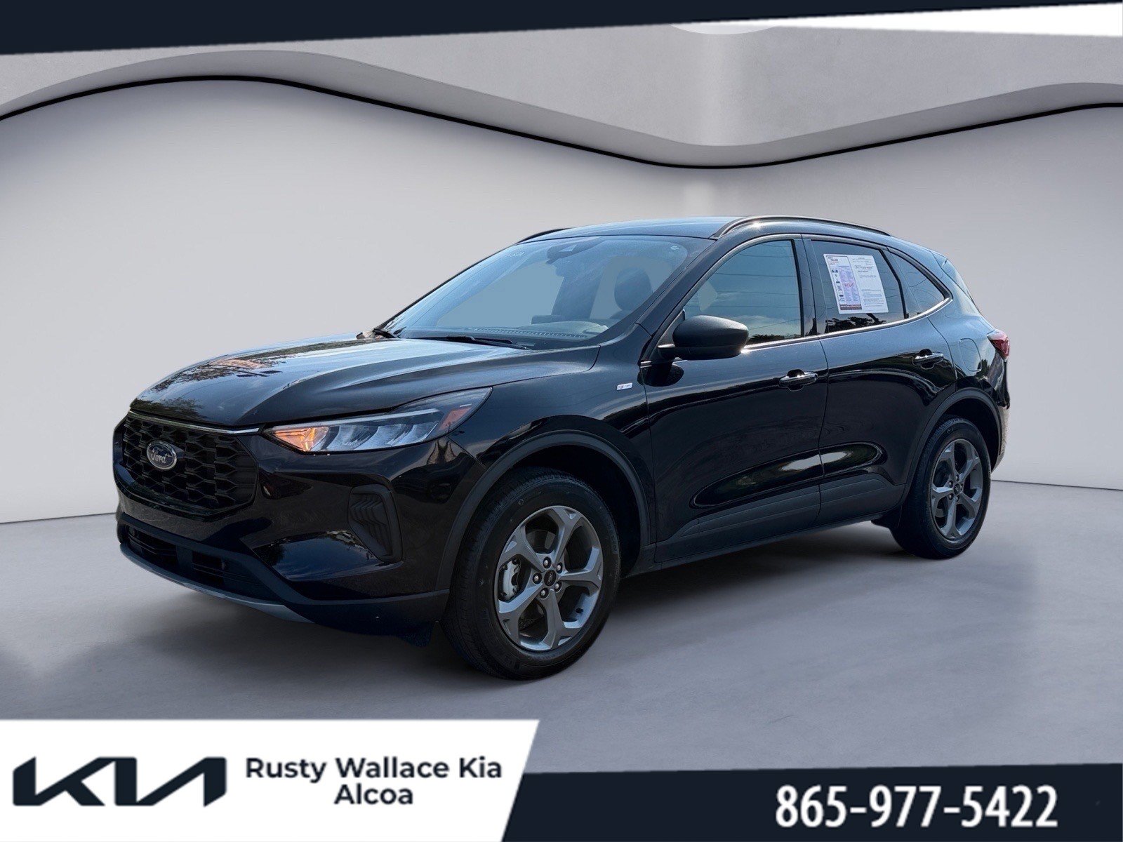 Used 2025 Ford Escape ST-Line AWD/4WD image 1