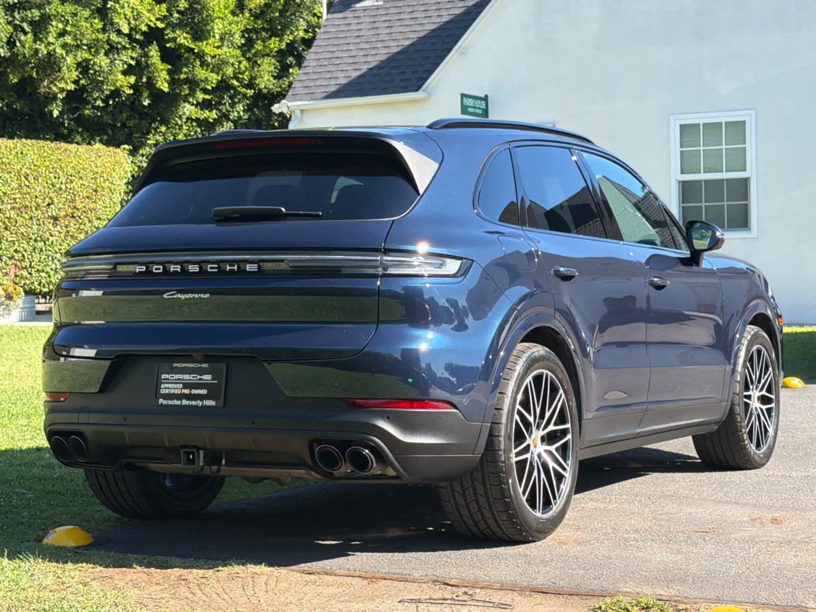 Certified 2024 Porsche Cayenne AWD/4WD image 8