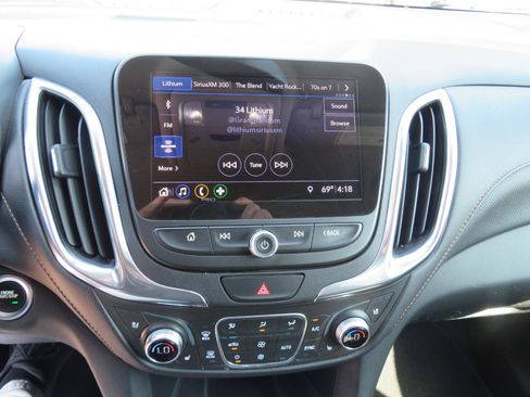 Used 2019 Chevrolet Equinox Premier AWD/4WD image 6