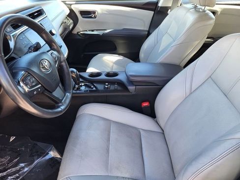 Used 2013 Toyota Avalon Limited w/ Technology Pkg image 12