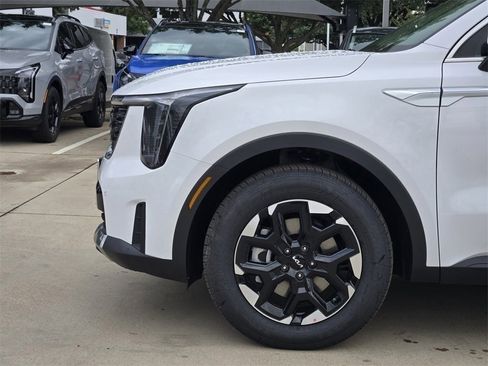 New 2026 Kia Sorento S image 5