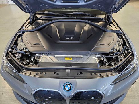 Used 2023 BMW i4 eDrive35 w/ Premium Package RWD image 9