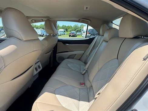 Used 2019 Toyota Camry XLE FWD image 38