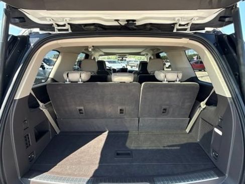 Used 2023 Lincoln Navigator Reserve AWD/4WD image 36