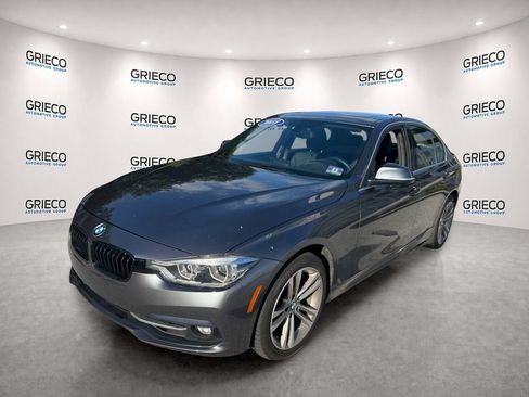 Used 2018 BMW 330i xDrive Sedan AWD/4WD image 3