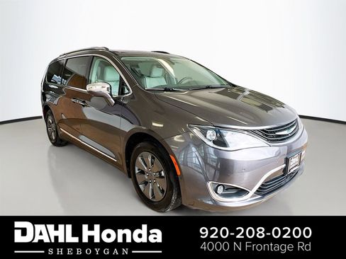 Used 2019 Chrysler Pacifica Limited w/ Advanced Safetytec Group image 1