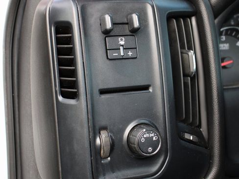 Used 2017 Chevrolet Silverado 2500 W/T image 20