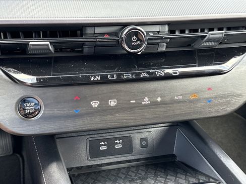 Used 2025 Nissan Murano SV image 25