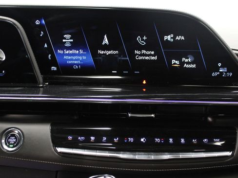 Certified 2023 Cadillac Escalade ESV V image 38