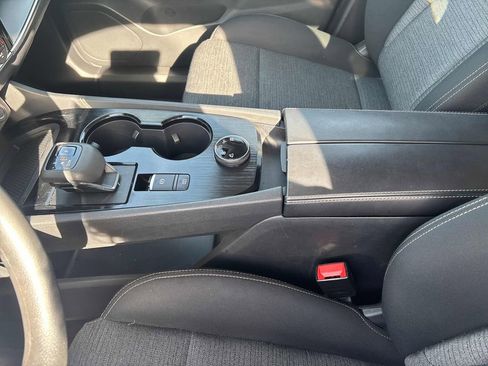 Used 2022 Nissan Rogue SV image 28