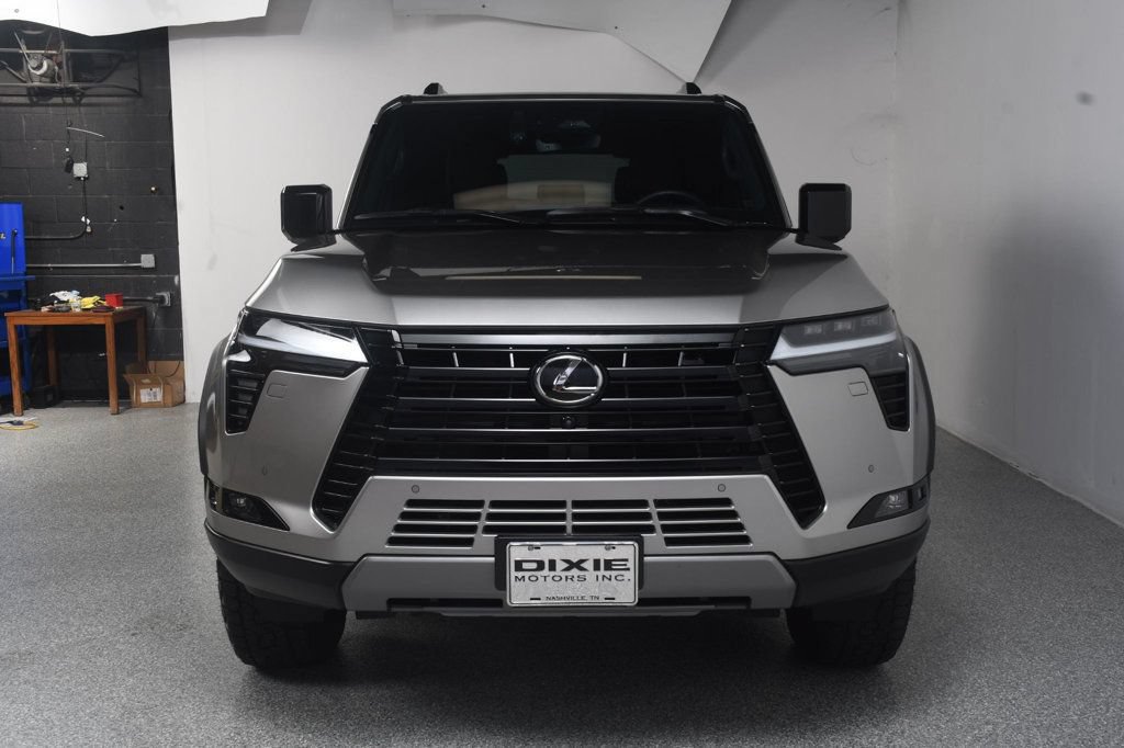 Used 2025 Lexus GX 550 w/ Accessory Package (CT) AWD/4WD image 11