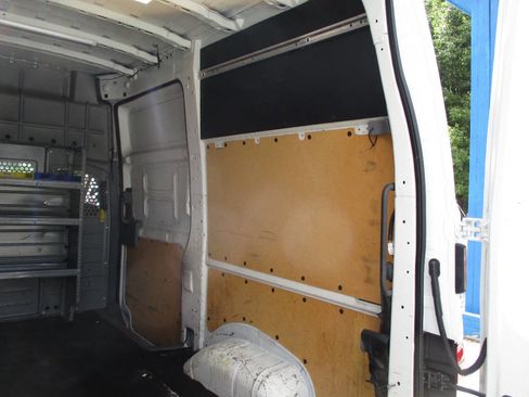 Used 2017 Nissan NV 2500 SV w/ Technology Package RWD image 25