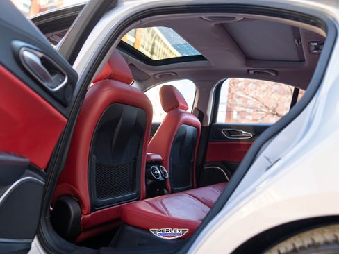 Used 2020 Alfa Romeo Giulia w/ Quick Order Package 22K Sport image 21