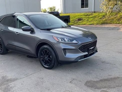Used 2021 Ford Escape SE w/ Convenience Package AWD/4WD image 2